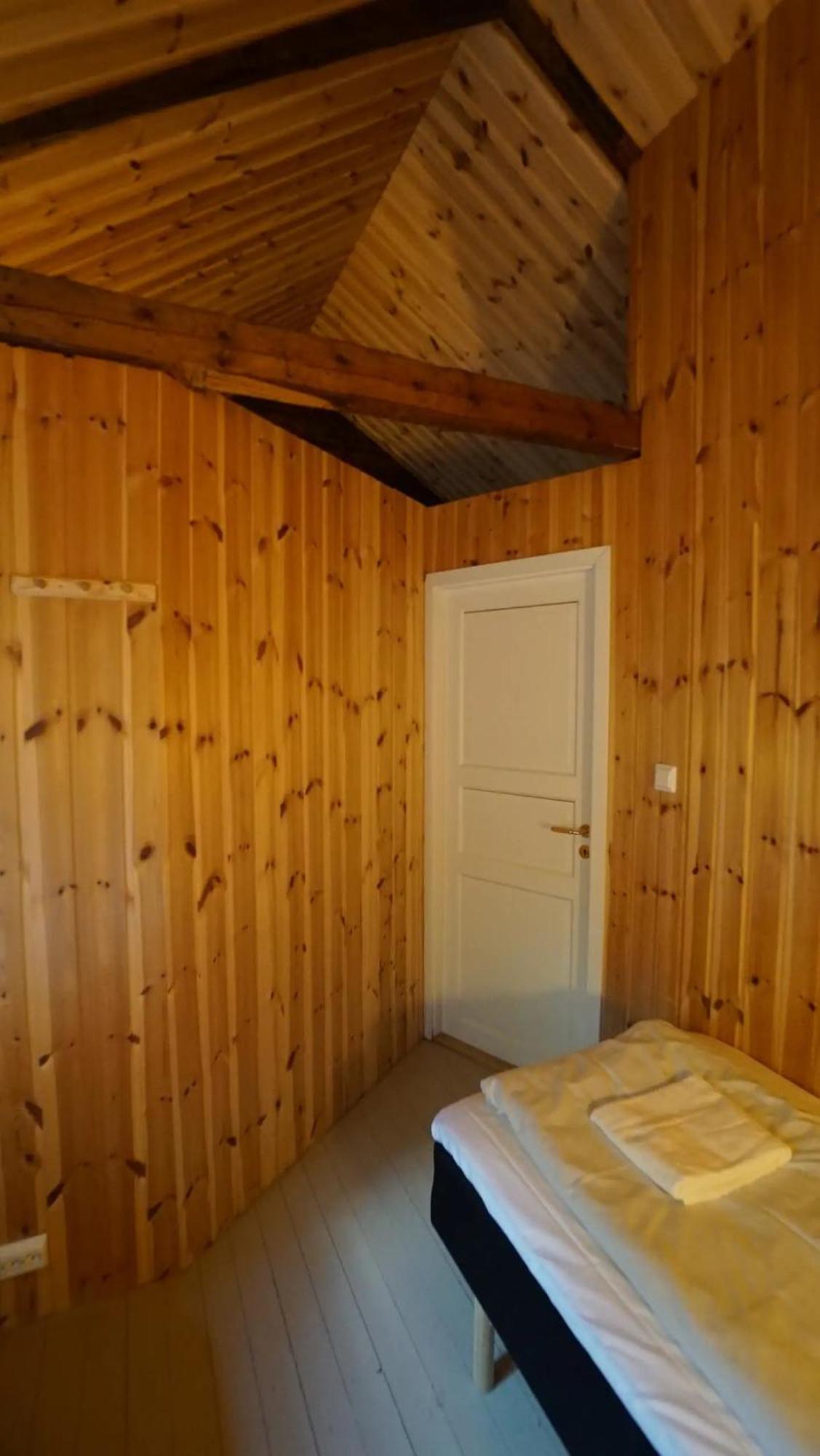 Real Fisherman'S Cabins In Ballstad, Lofoten Oda fotoğraf